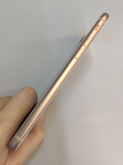 Apple iPhone 8 — photo 3 of 8