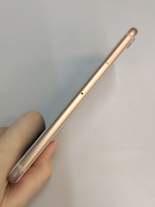 Apple iPhone 8 — photo 4 of 8