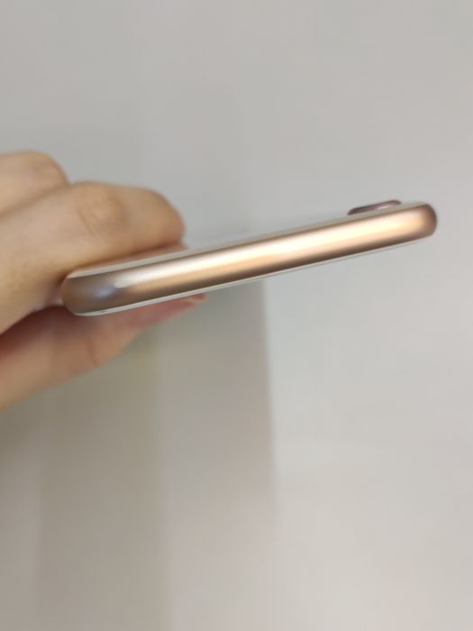 Apple iPhone 8 — photo 6 of 8