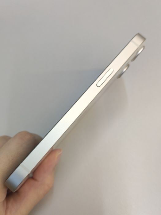 Apple iPhone 14 — photo 4 of 8