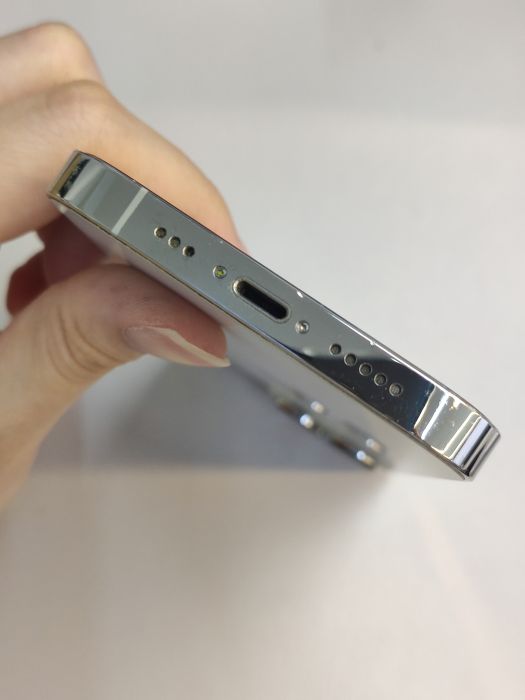 Apple iPhone 13 Pro — photo 5 of 11