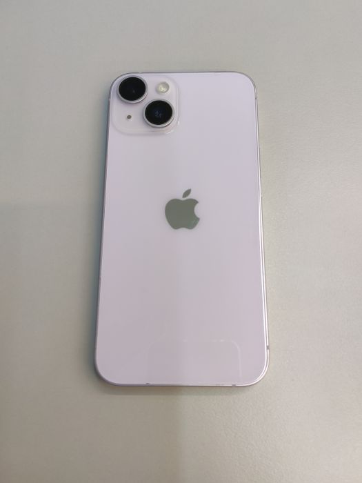 Apple iPhone 14 — photo 2 of 8