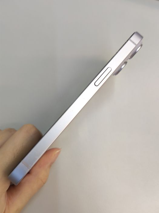 Apple iPhone 14 — photo 4 of 8