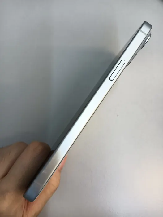 Apple iPhone 15 Plus — photo 5 of 10