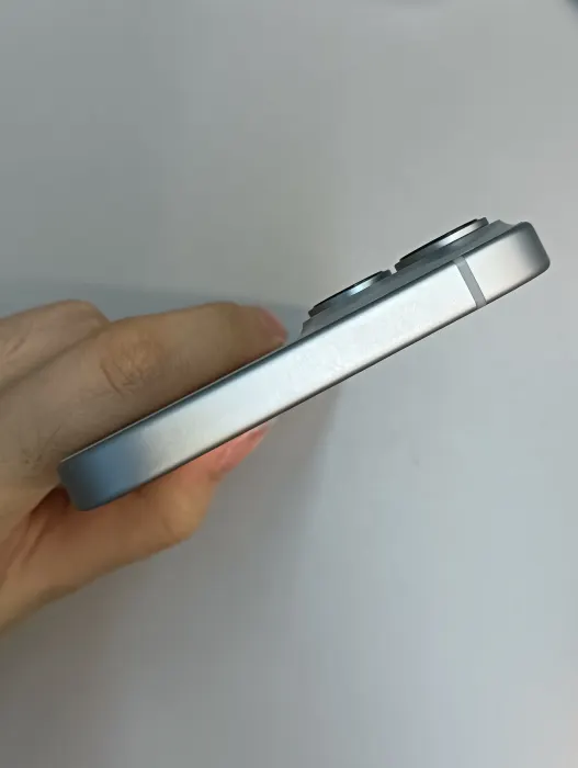 Apple iPhone 15 Plus — photo 7 of 10