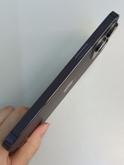 Apple iPhone 14 Pro Max — photo 3 of 10