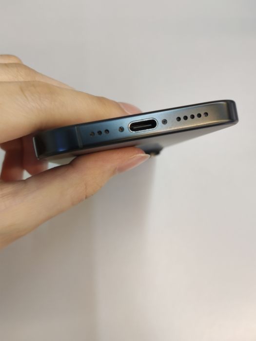 Apple iPhone 16 Pro — photo 5 of 8