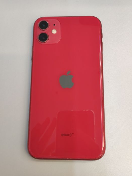 Apple iPhone 11 — photo 2 of 9