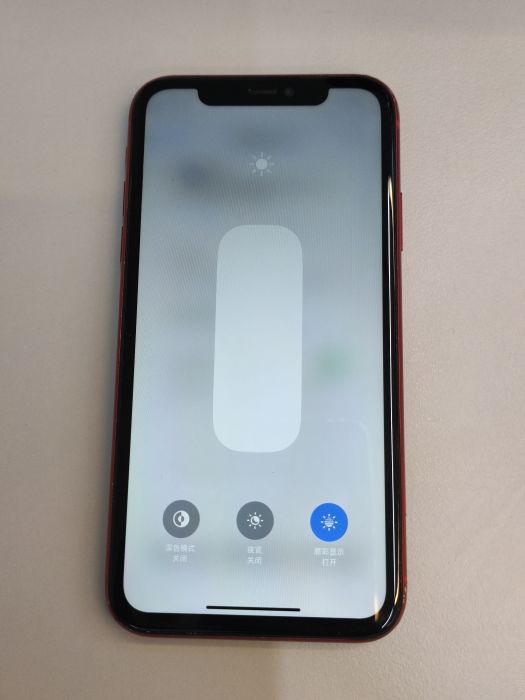 Apple iPhone 11 — photo 7 of 9