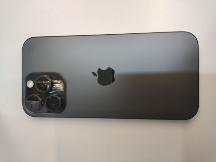 Apple iPhone 16 Pro Max — photo 4 of 10