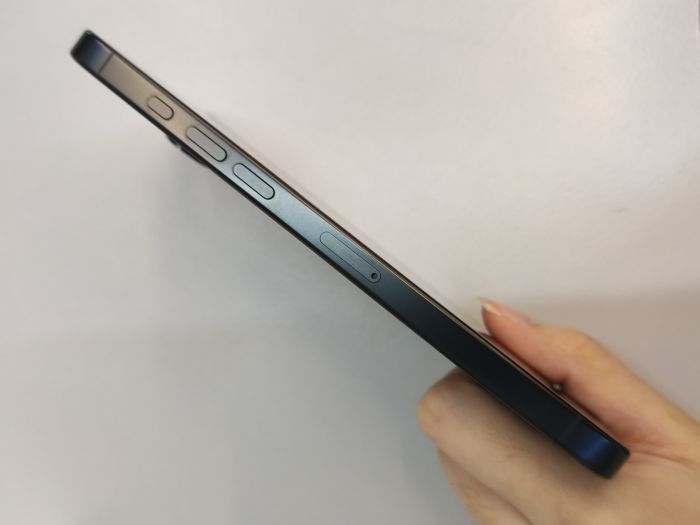Apple iPhone 16 Pro Max — photo 5 of 10