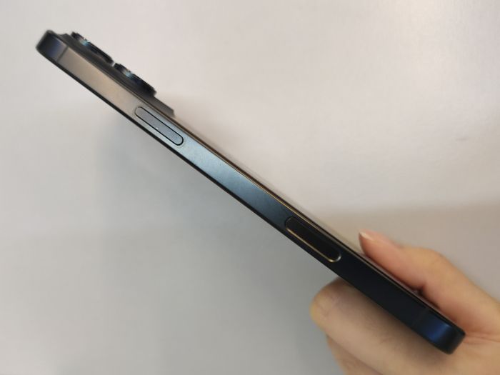 Apple iPhone 16 Pro Max — photo 6 of 10