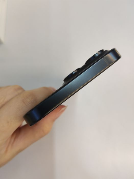 Apple iPhone 16 Pro Max — photo 8 of 10