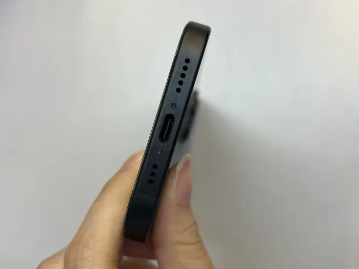Apple iPhone 15 — photo 9 of 11