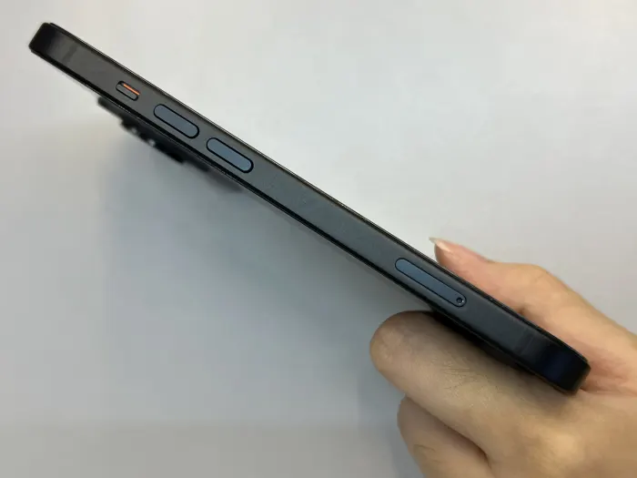 Apple iPhone 15 — photo 10 of 11