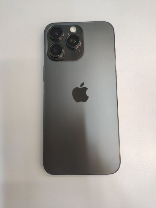 Apple iPhone 15 Pro Max — photo 2 of 8