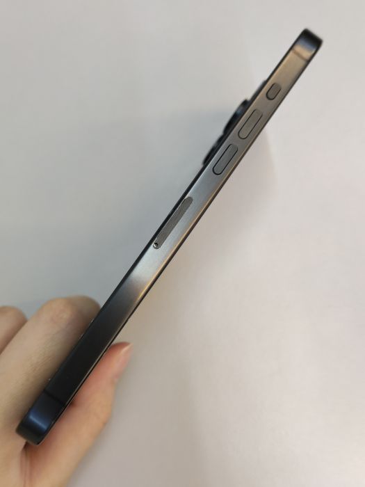 Apple iPhone 15 Pro Max — photo 3 of 8