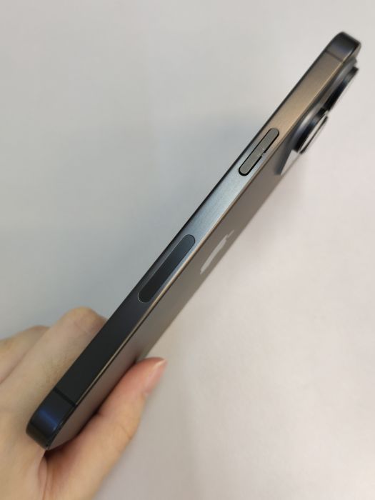 Apple iPhone 15 Pro Max — photo 4 of 8
