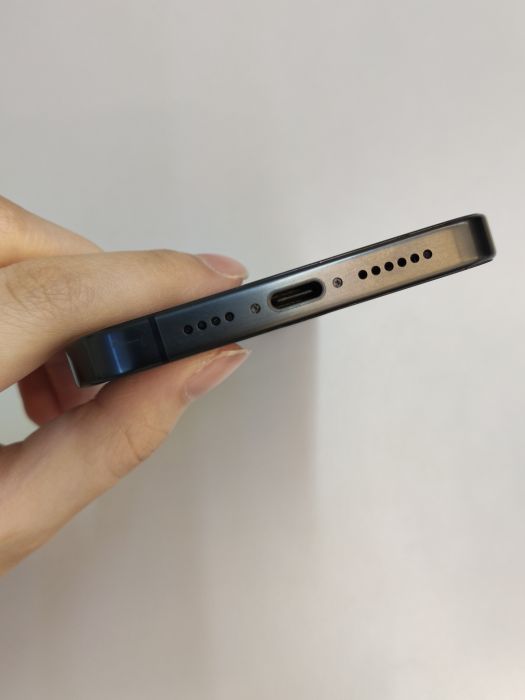 Apple iPhone 15 Pro Max — photo 5 of 8