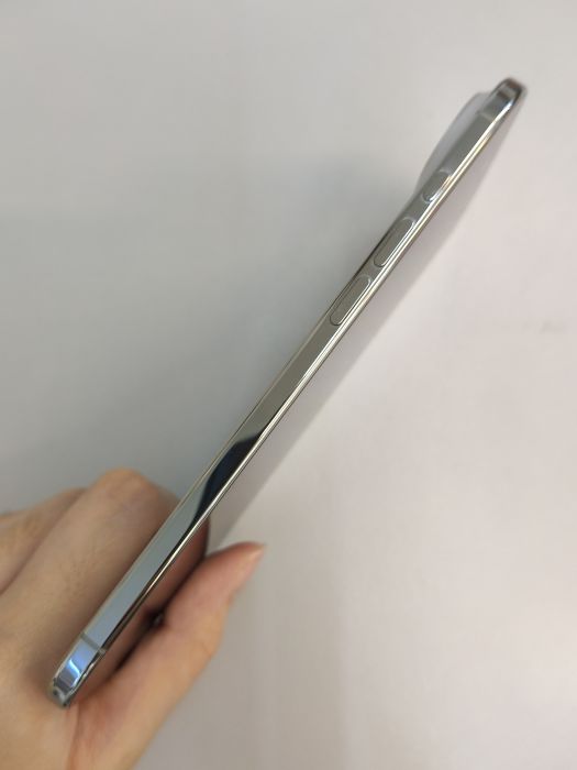 Apple iPhone 17 Air — photo 5 of 10