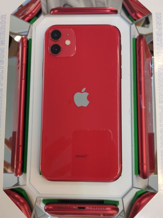 Apple iPhone 11 — photo 2 of 11