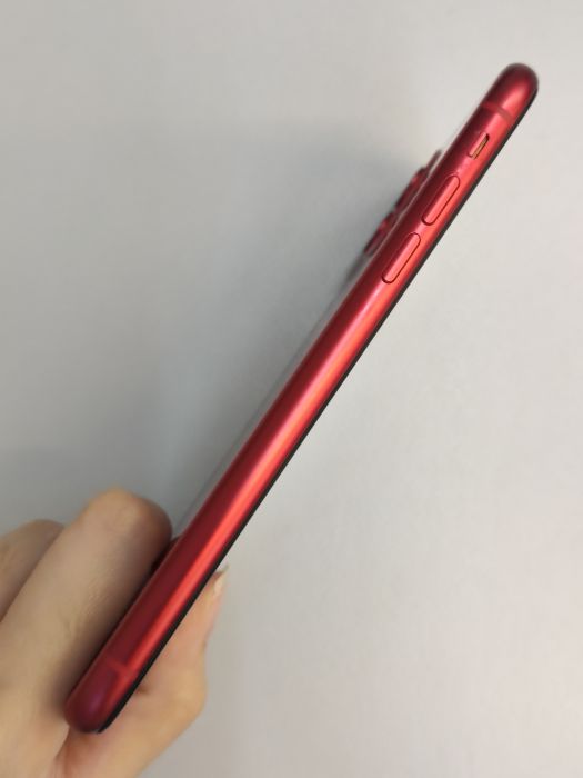 Apple iPhone 11 — photo 5 of 11