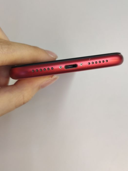 Apple iPhone 11 — photo 7 of 11