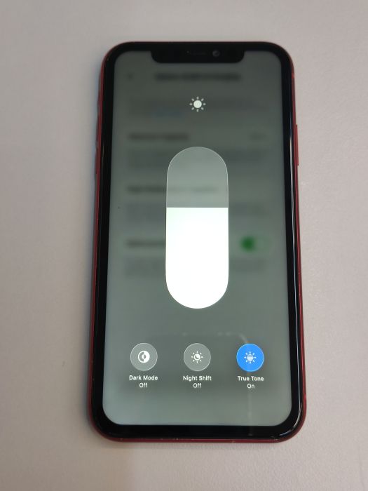 Apple iPhone 11 — photo 9 of 11
