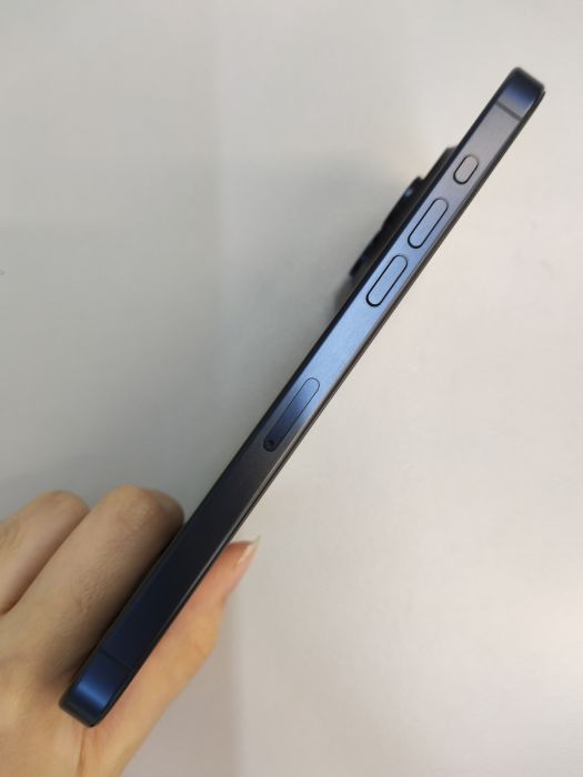 Apple iPhone 15 Pro Max — photo 5 of 10