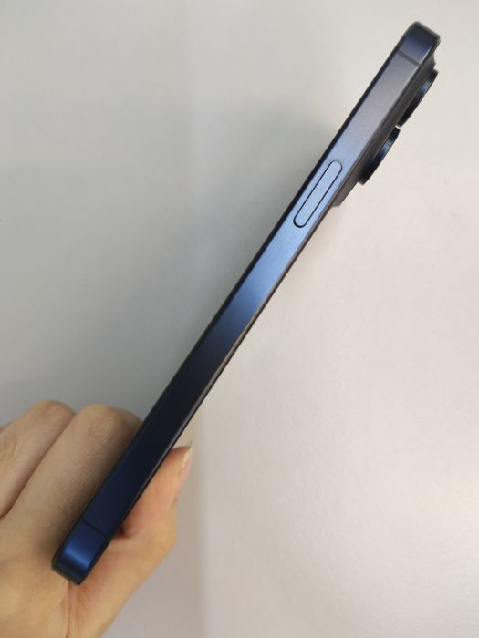 Apple iPhone 15 Pro Max — photo 6 of 10