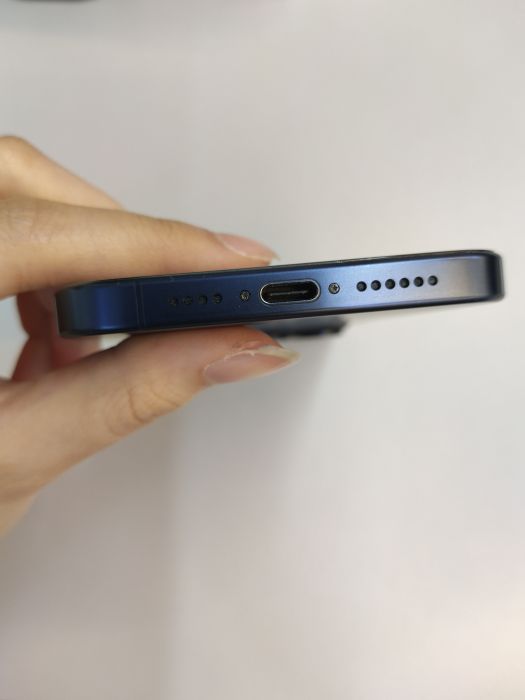 Apple iPhone 15 Pro Max — photo 7 of 10