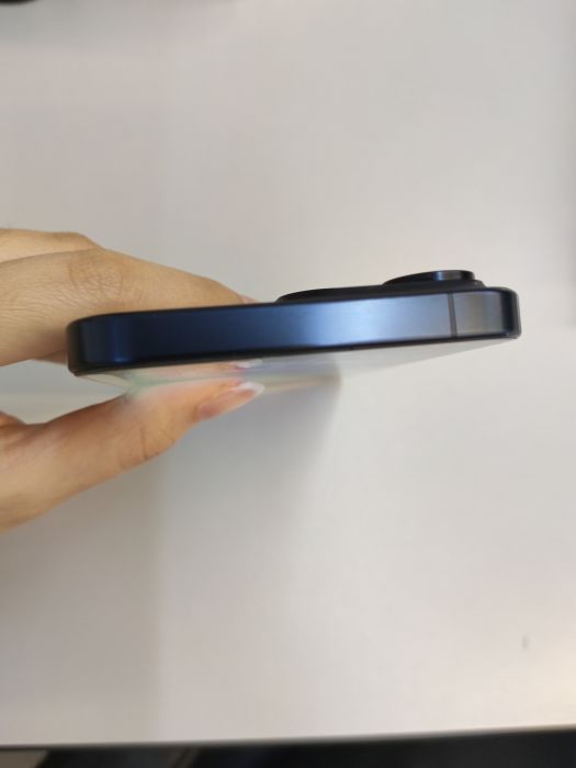 Apple iPhone 15 Pro Max — photo 8 of 10