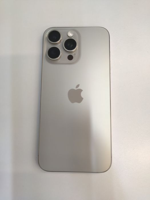 Apple iPhone 15 Pro Max — photo 2 of 8