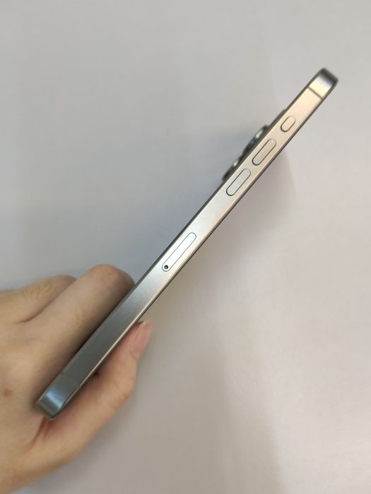 Apple iPhone 15 Pro Max — photo 3 of 8