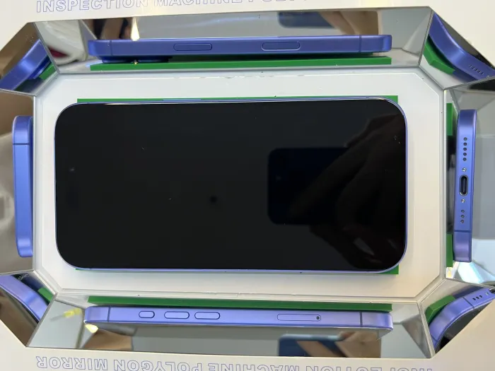 Apple iPhone 16 — photo 10 of 10
