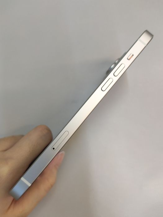 Apple iPhone 14 Plus — photo 3 of 8