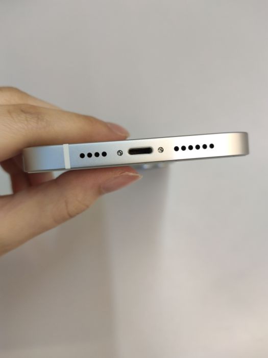 Apple iPhone 14 Plus — photo 5 of 8