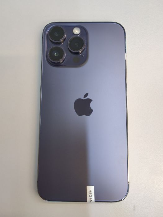 Apple iPhone 14 Pro Max — photo 2 of 10