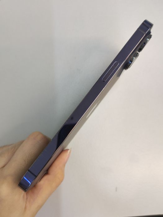 Apple iPhone 14 Pro Max — photo 4 of 10