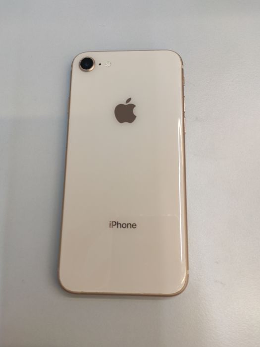 Apple iPhone 8 — photo 2 of 8