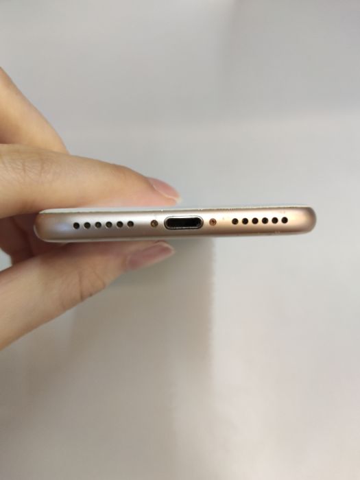Apple iPhone 8 — photo 5 of 8