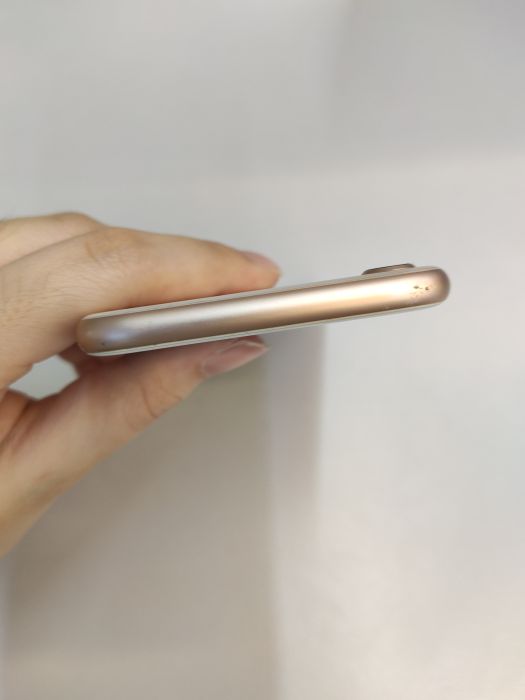 Apple iPhone 8 — photo 6 of 8