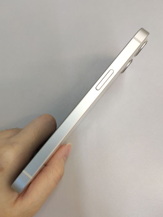Apple iPhone 13 — photo 4 of 8