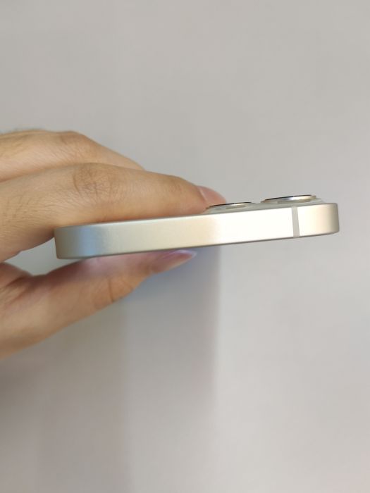 Apple iPhone 13 — photo 6 of 8
