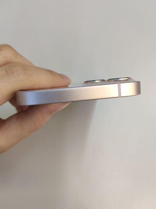 Apple iPhone 13 — photo 6 of 10