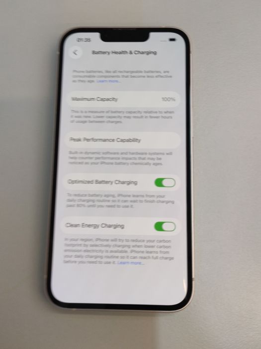 Apple iPhone 13 — photo 8 of 10