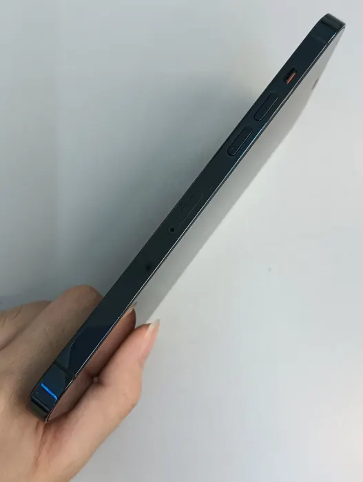 Apple iPhone 12 Pro Max — photo 4 of 11