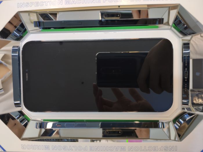 Apple iPhone 12 Pro Max — photo 3 of 10