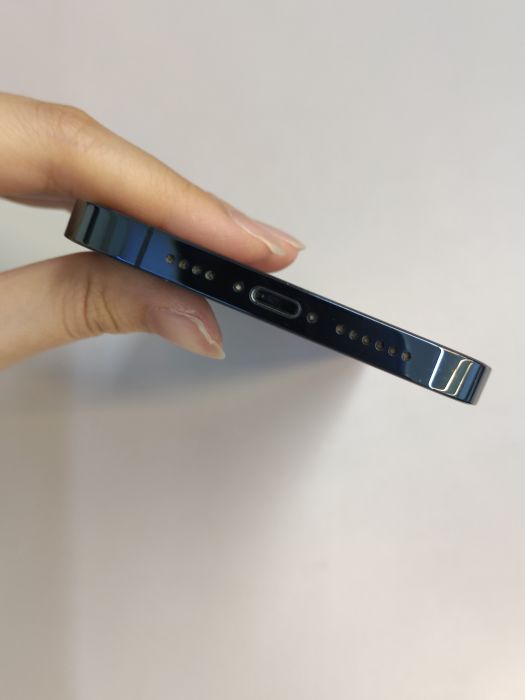 Apple iPhone 12 Pro Max — photo 7 of 10