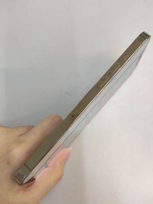 Apple iPhone 12 Pro Max — photo 3 of 8